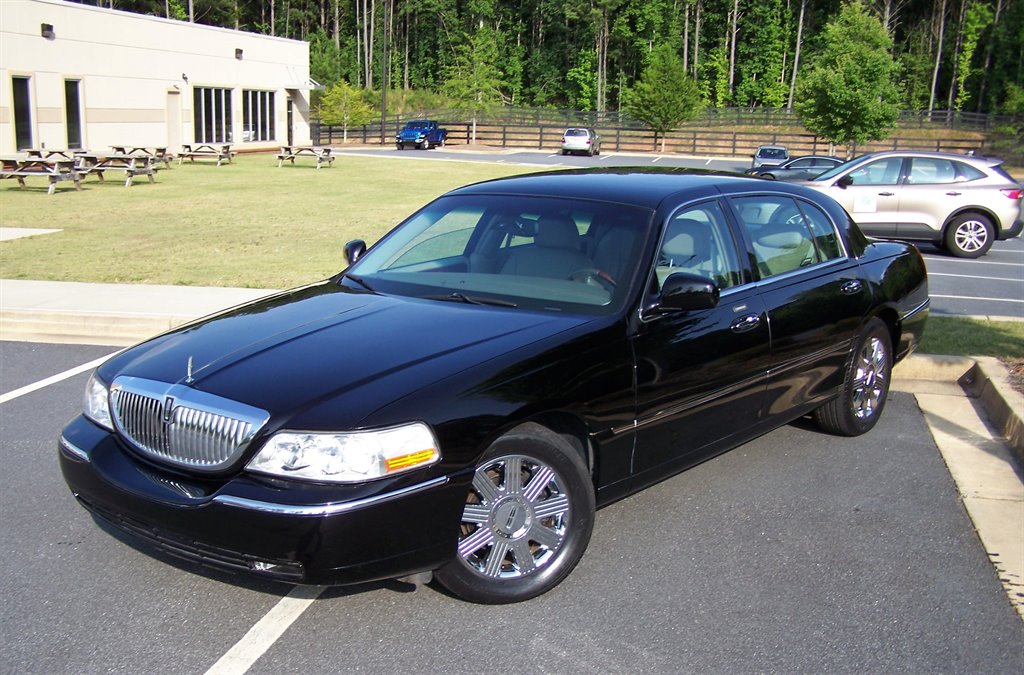 2003 Lincoln Town Car Cartier L's photo