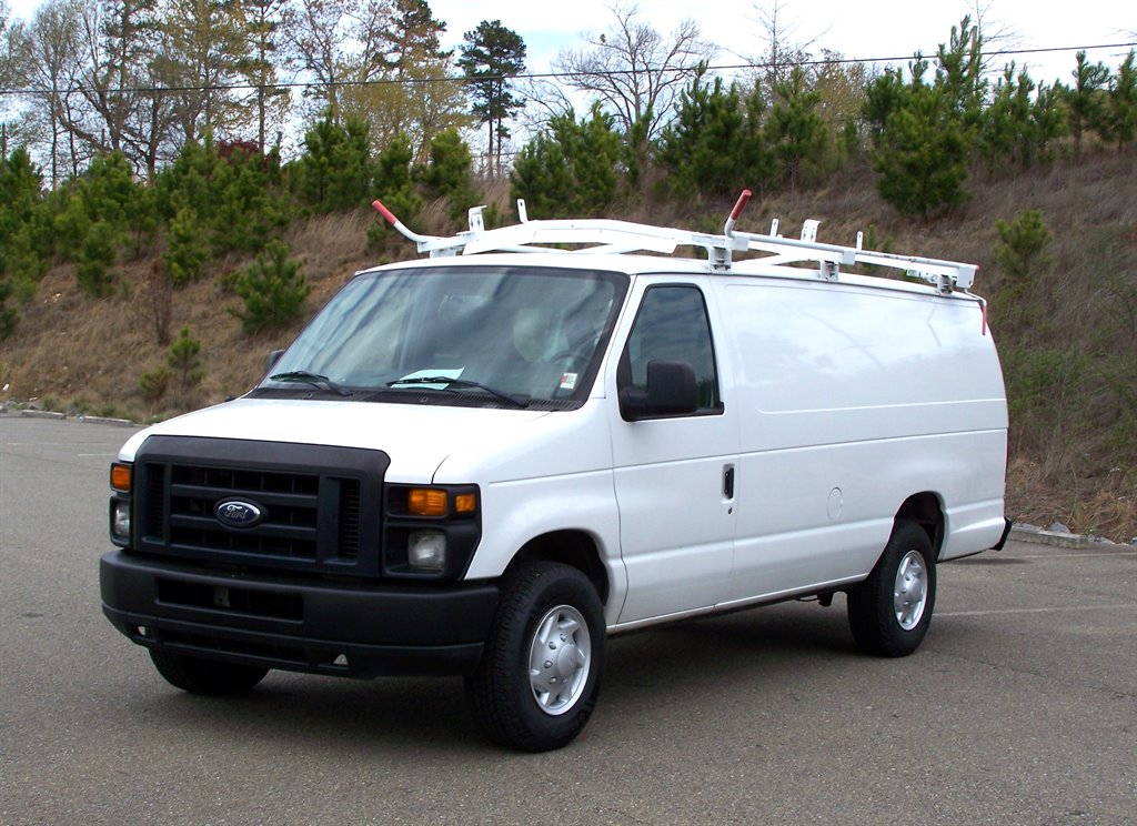 2009 Ford E-Series Econoline Van Commercial's photo