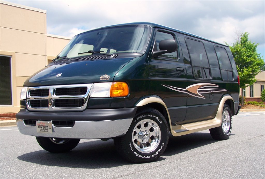 2003 Dodge Ram Van Base's photo
