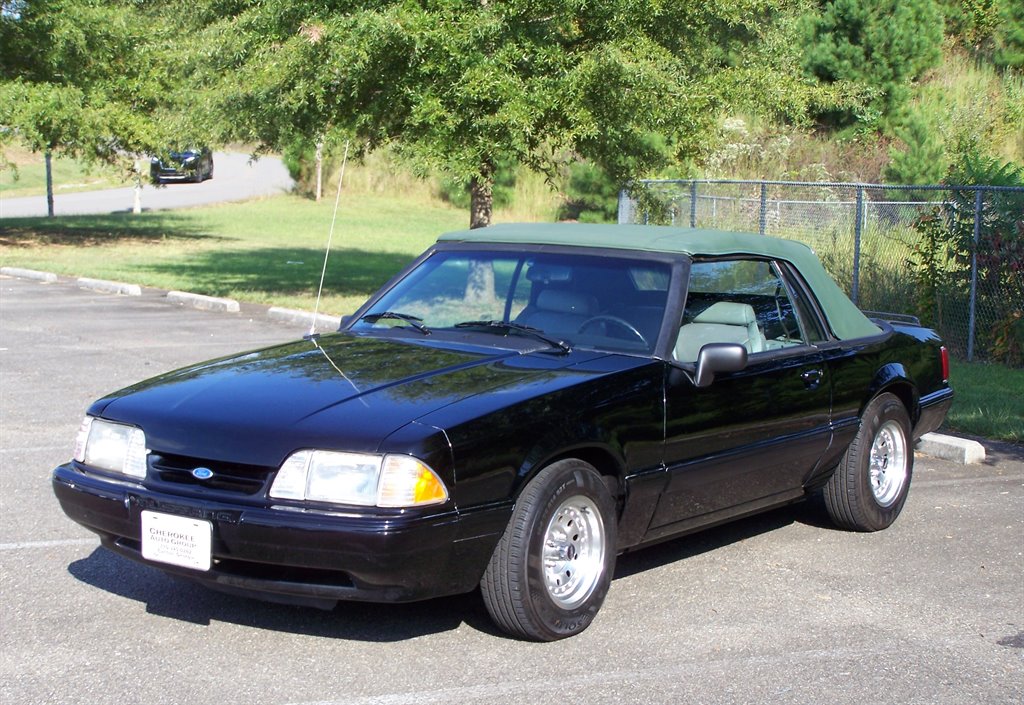 1992 Ford Mustang's photo