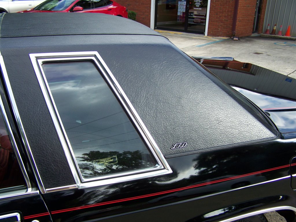 1981 Ford LTD - Photo 17