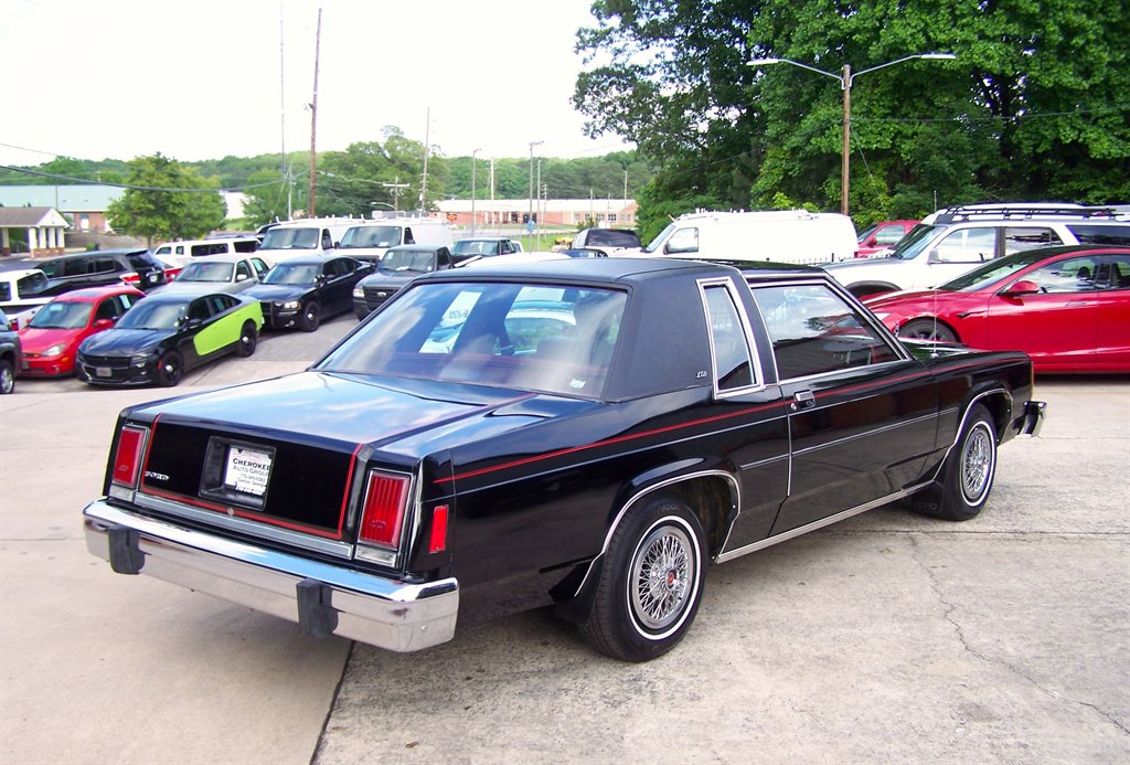 1981 Ford LTD - Photo 38