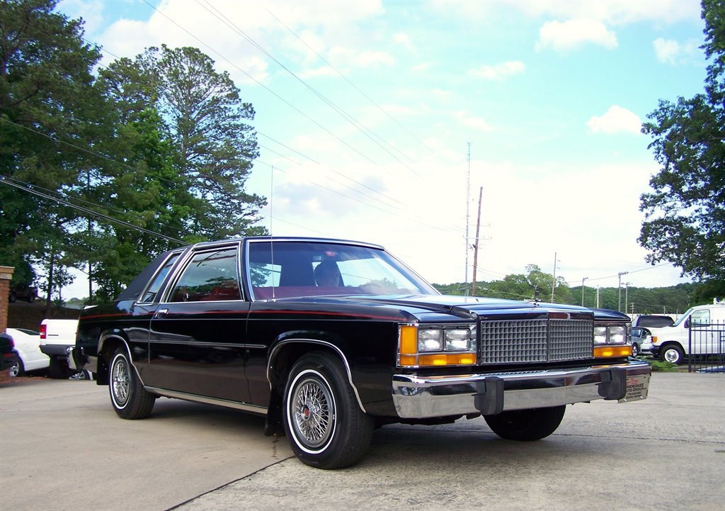 1981 Ford LTD - Photo 28