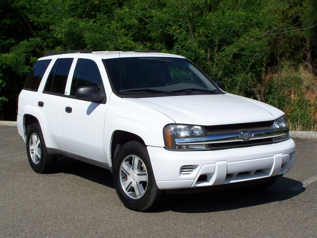 2004 Chevrolet Trailblazer 4WD LS's photo